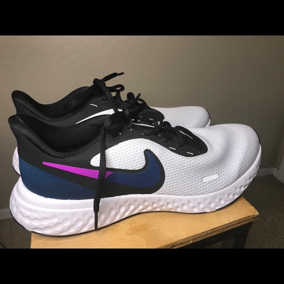 nike revolution 5 - Picture 2 of 4